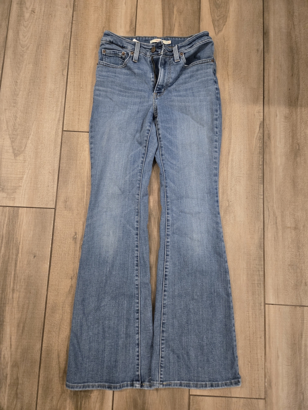 Women's Levis Light Blue Flared Jeans 726